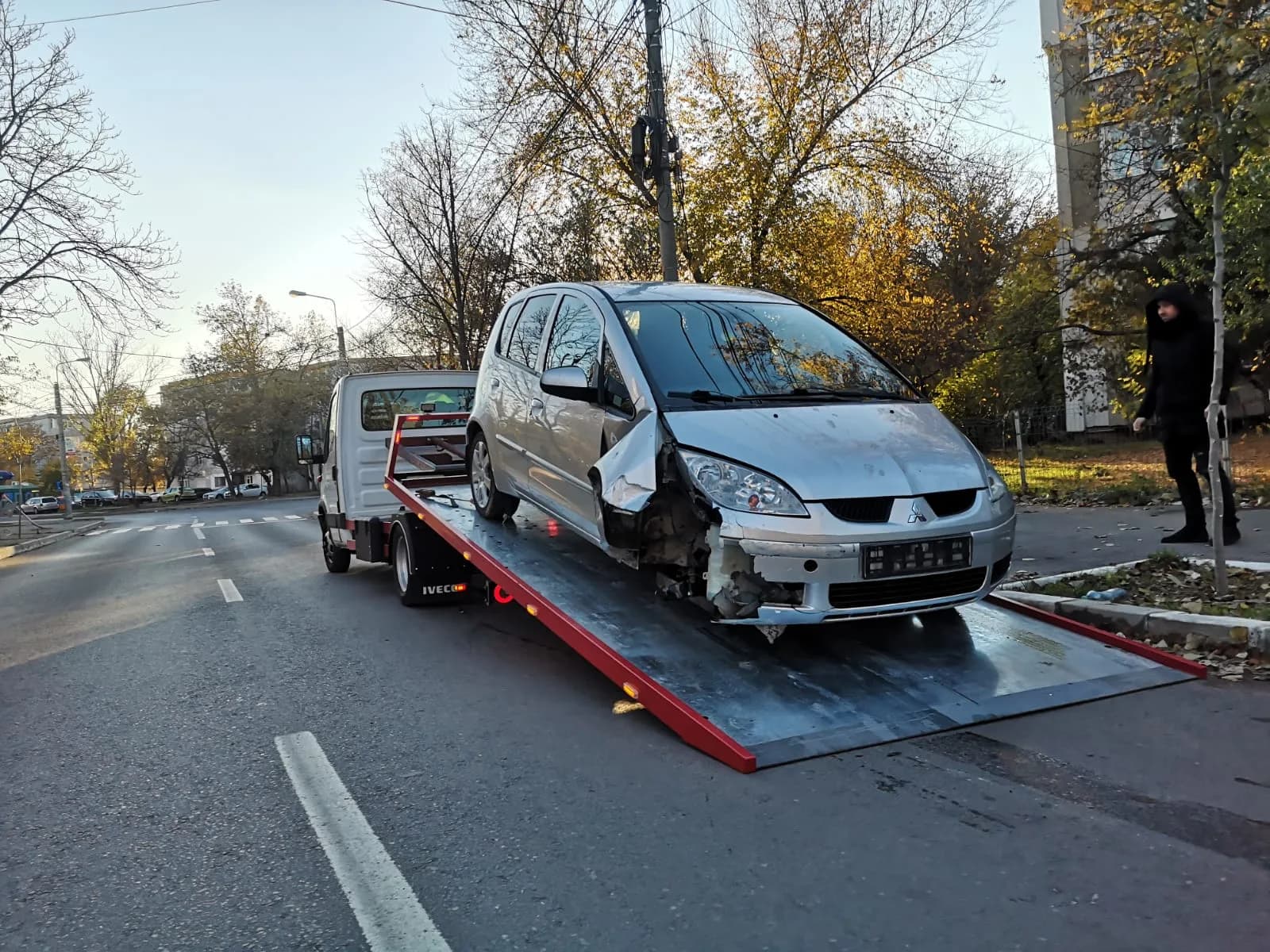 Tractări auto Galați — autoturism avariat ridicat din trafic, intervenție rapidă.